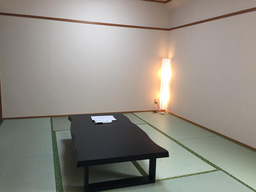Tokyo Banyan Hotel Quarto foto